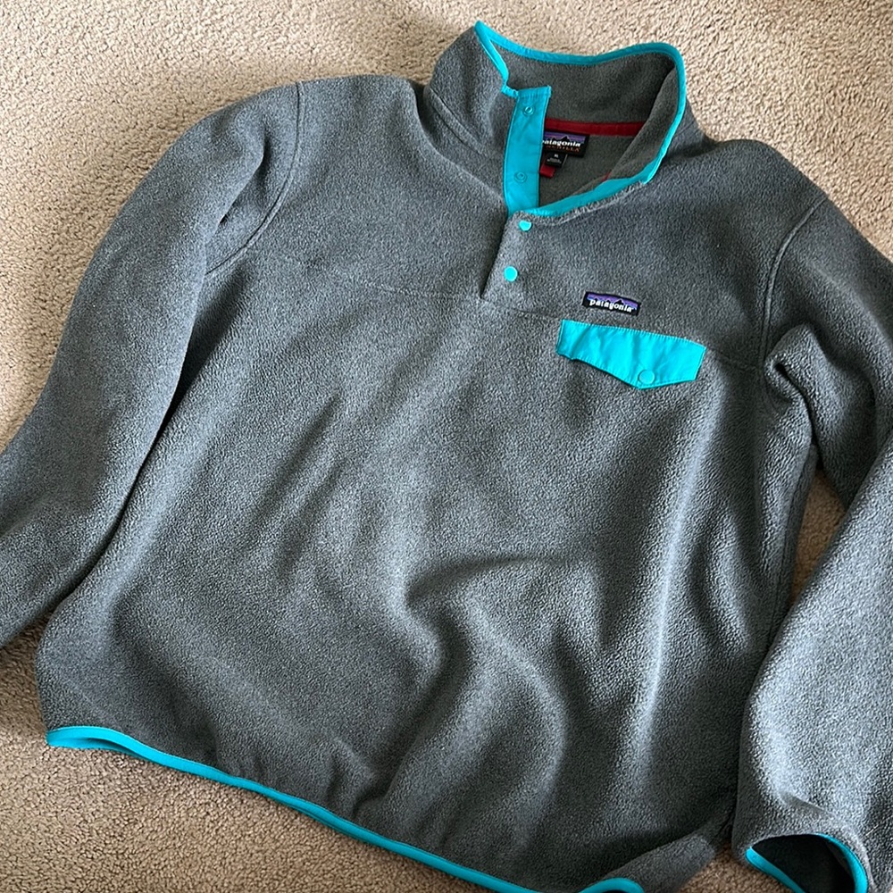 Patagonia Charcoal Fleece with Turquoise Details - Picture 4 of 4